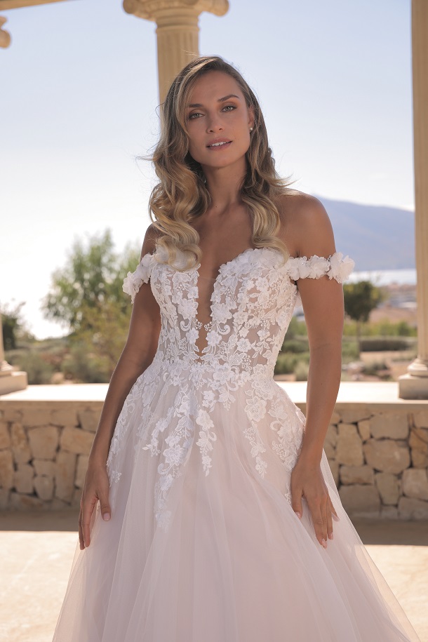 Azuree Bridal trouwjurk passen